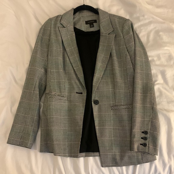 Blazer - Picture 1 of 2